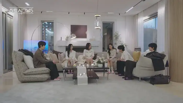 “Heart Signal 5” Previews Tense First Encounters In Episode 1, Introduces New 1-On-1 Conversation Rule cover image